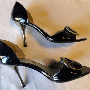 Tahari black patent leader peep toe heels with silver buckle and heel - 8M
